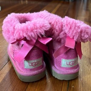 Ugg mini Bailey bow II, toddler size 8